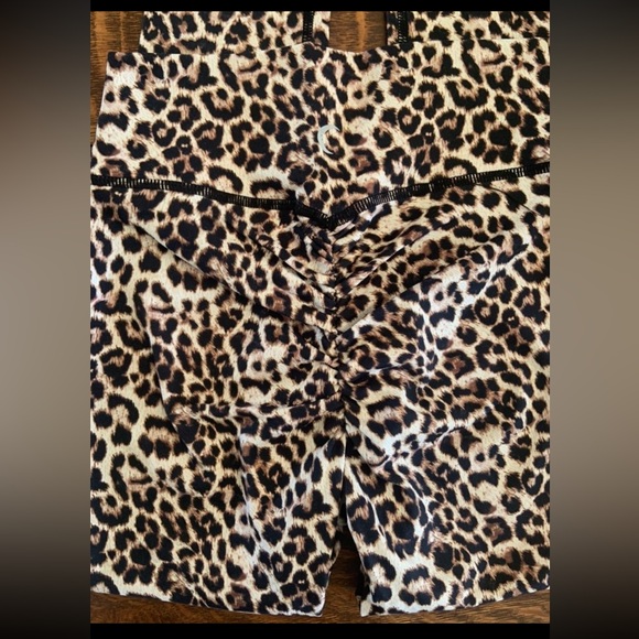 Zyia Leopard Leggings - Size 2 - Picture 2 of 4